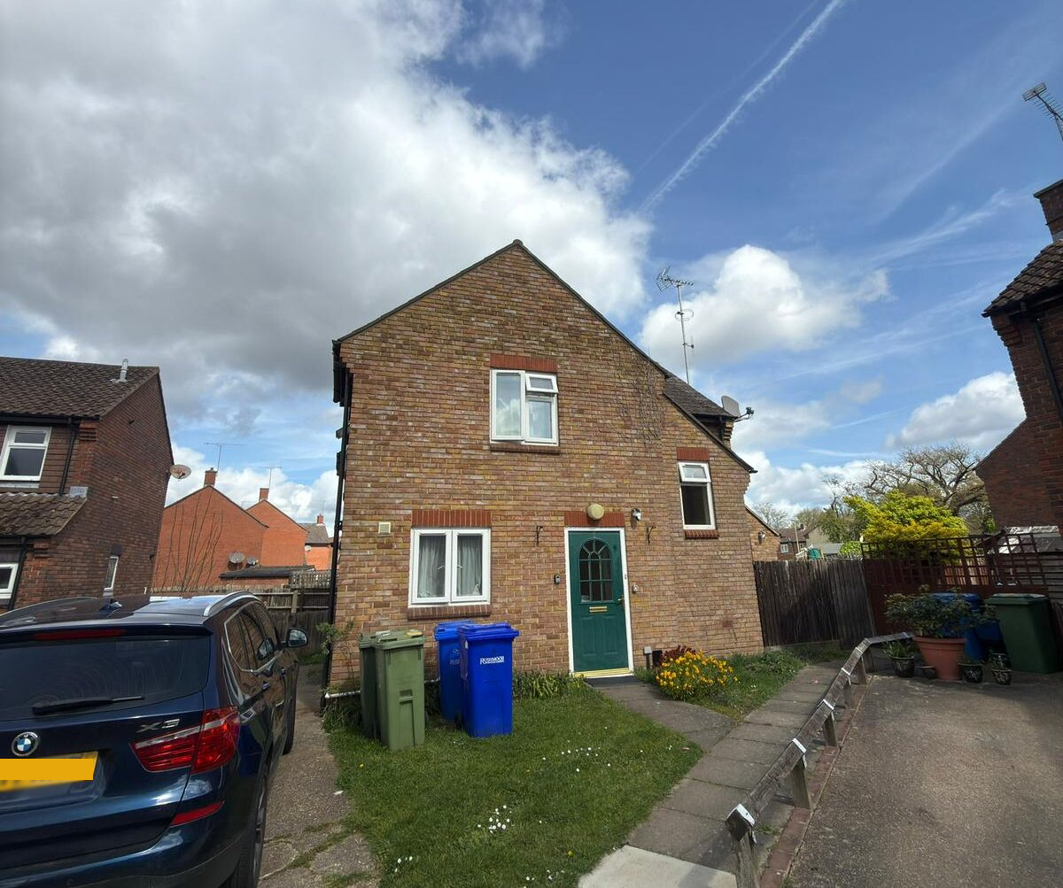 Room in a Shared House, Saunton Gardens, GU14