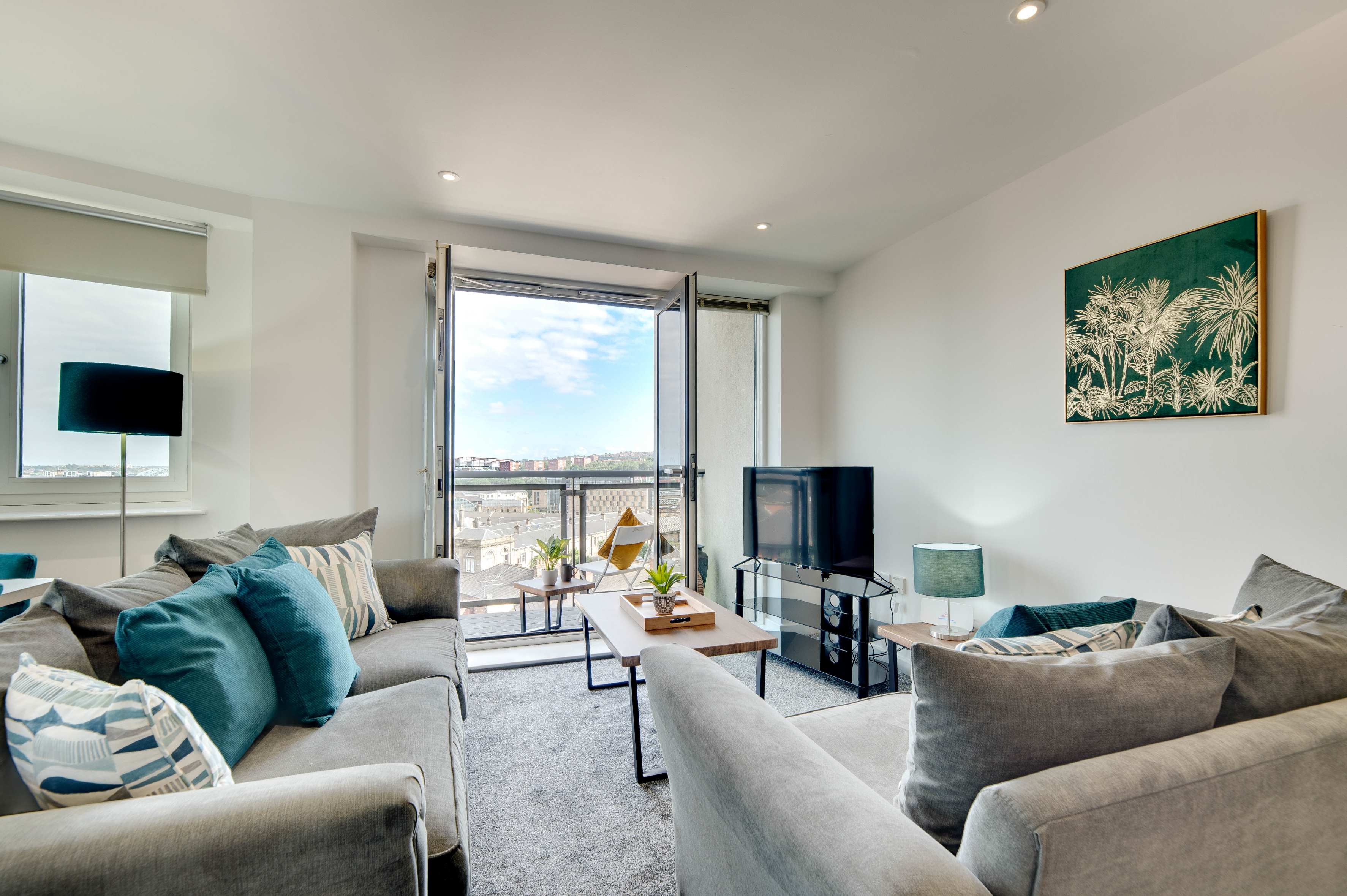 Serviced Accommodation vs Traditional Lettings: Which is Right for You?