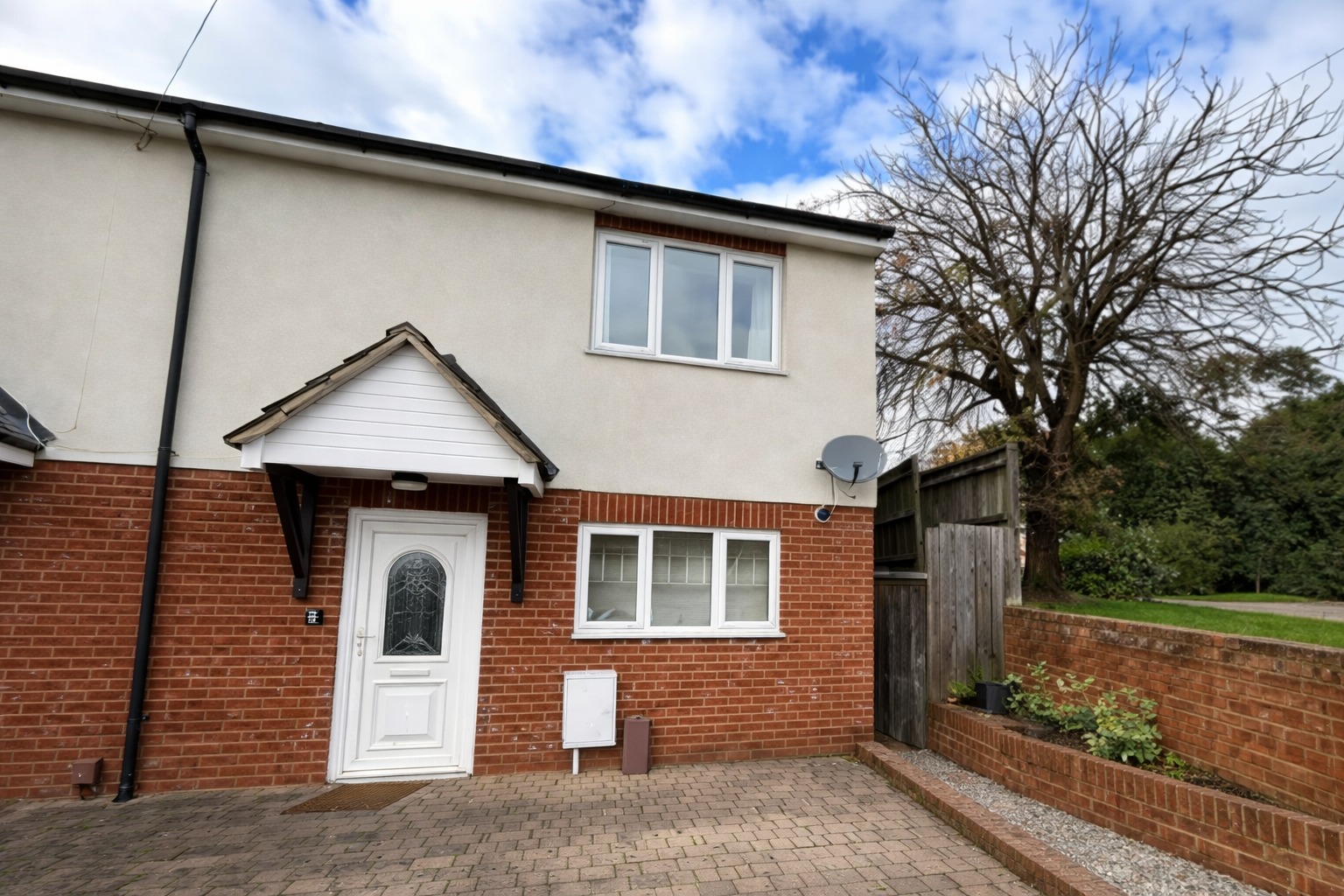Waterloo Road, Aldershot, GU12